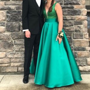 Emerald green prom dress